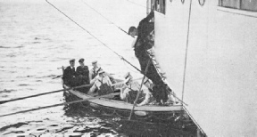 THE CAPTAIN OF A CRUISER being taken on board the airship NS3 in the North Sea