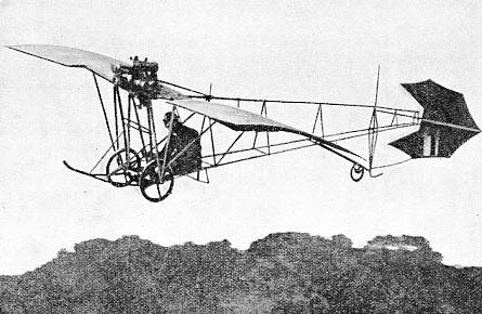 THE WORLD’S FIRST LIGHT AEROPLANE